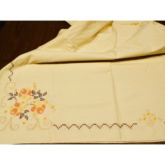 Vtg Hand Embroidered Floral Ecru Tablecloth Cross-Stitched Orange Yellow Brown - Picture 4 of 7